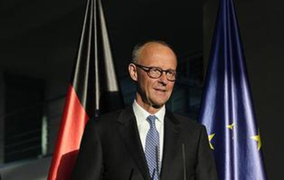 German Government Bans Largest "Reich Citizen" Group for Undermining Democracy